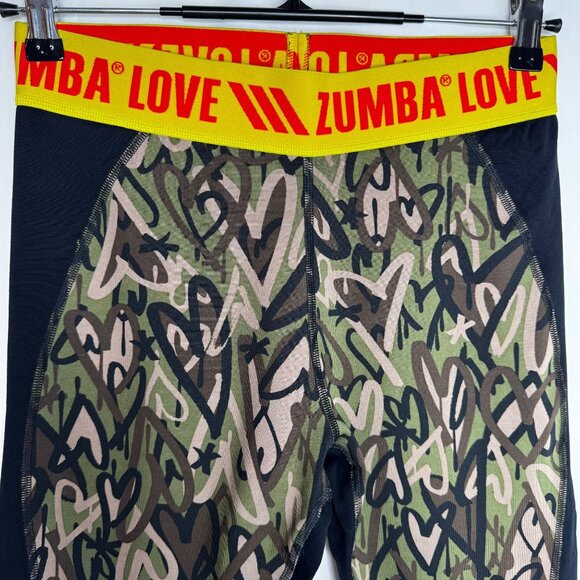 Zumba We Ar Lovely Camouflage and Hearts Graffitti Dance‎ Leggings Sz L Colorful - Picture 2 of 10
